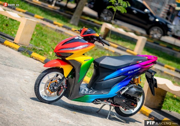 Bodi-bodinya diganti dengan milik Honda Vario 150 dan diberi banyak warna