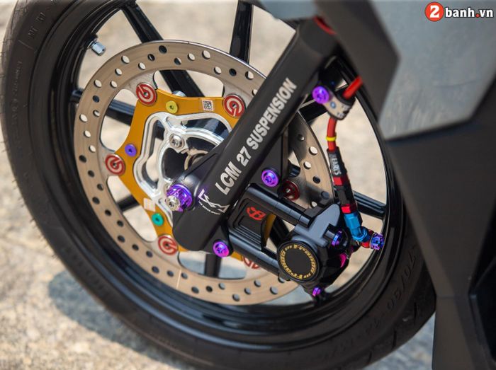 Kaki depannya mendapat full upgrade