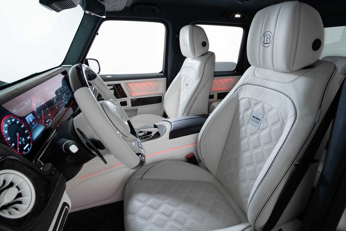 Tampilan kabin modifikasi Mercedes-AMG G63 800 XLP Superwhite