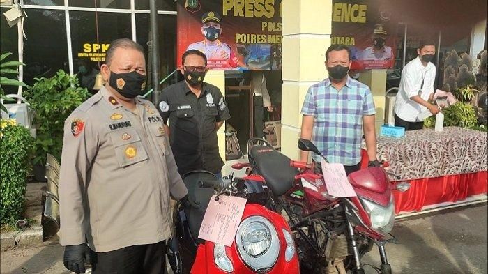 Barang bukti berupa Honda Scoopy yang dicuri dan Honda CB150R yang digunakan pelaku dalam beraksi.