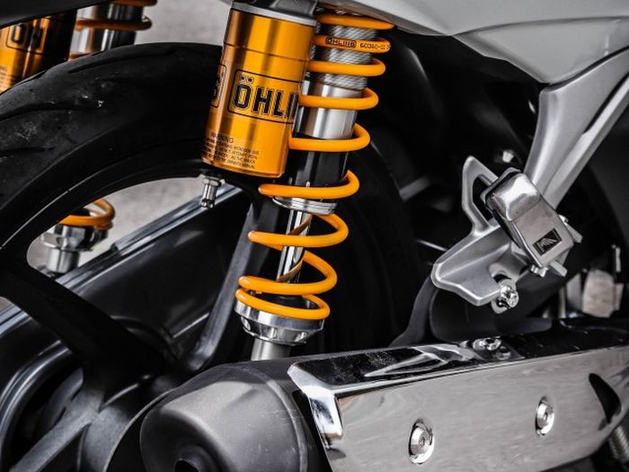 Shock belakang pakai Ohlins