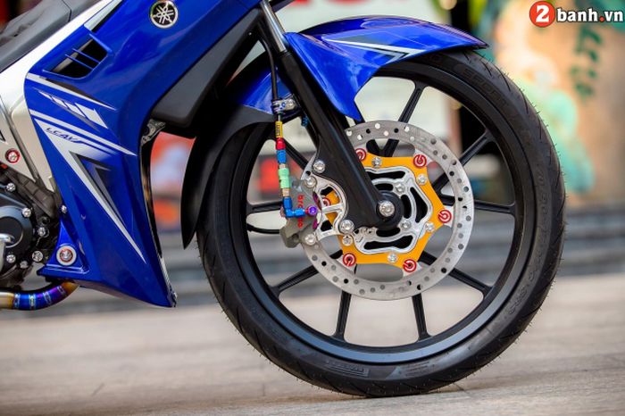 Kaki-kakinya diupgrade impresif terutama pengeremannya