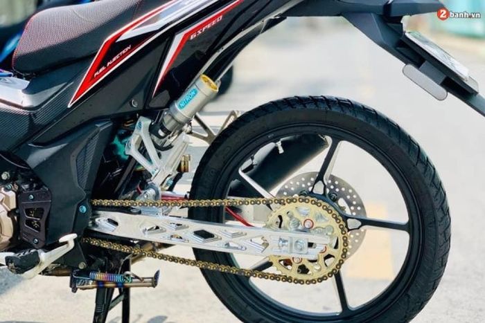 Swingarm pakai produk Magic Boy dan shock Nitron