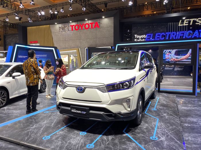 Toyota Kijang Innova EV Concept