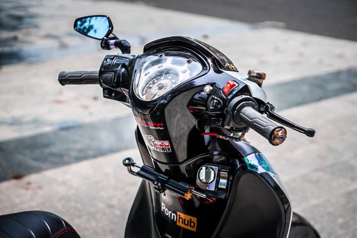 Tampilan area kokpitnya makin stylish