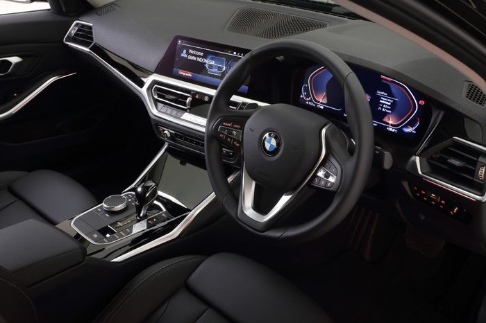 Interior New BMW 320i Sport