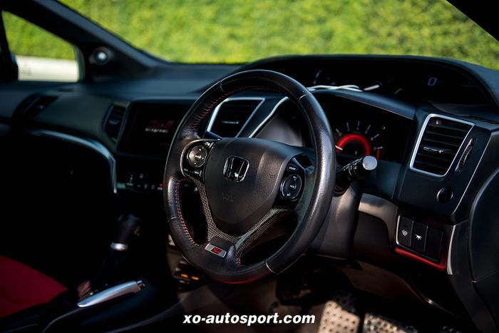 Kabin modifikasi Honda Civic FB pakai setir copotan Honda Civic Si