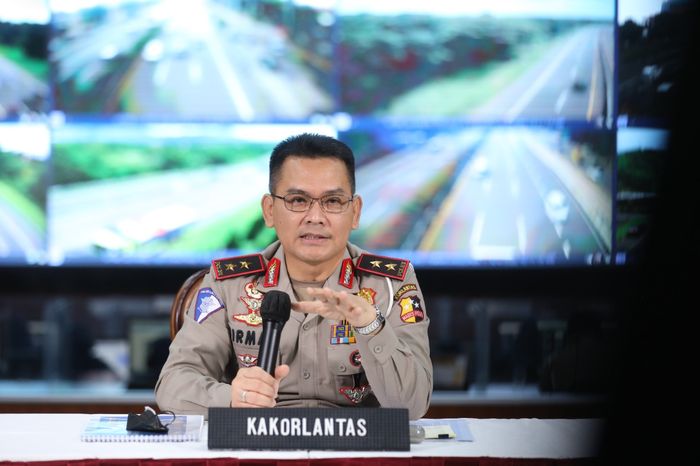 Kakorlantas Polri, Irjen Pol Firman Shantyabudi mengimbau masyarakat untuk segera melakukan vaksin.