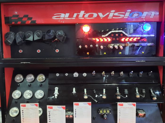 Ragam jenis lampu ditawarkan Autovision di IIMS 2022