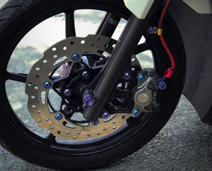 Kaki-kaki mendapatkan pelek dan pengereman baru