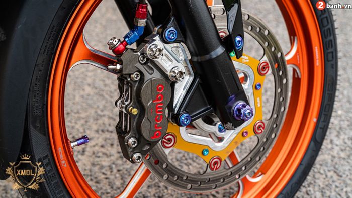 Kaki-kaki mendapat pelek RCB dan pengeremen istimewa