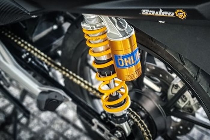 Suspensi belakang diganti dengan shock Ohlins