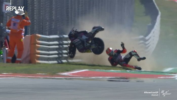 Alberto Surra crash di trek lurus sirkuit Austin di kecepatan tinggi dan membuat red flag FP3 Moto3 Amerika Serikat 2022
