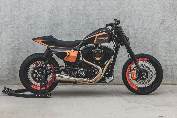 Swingarm dan suspensi belakang diganti juga