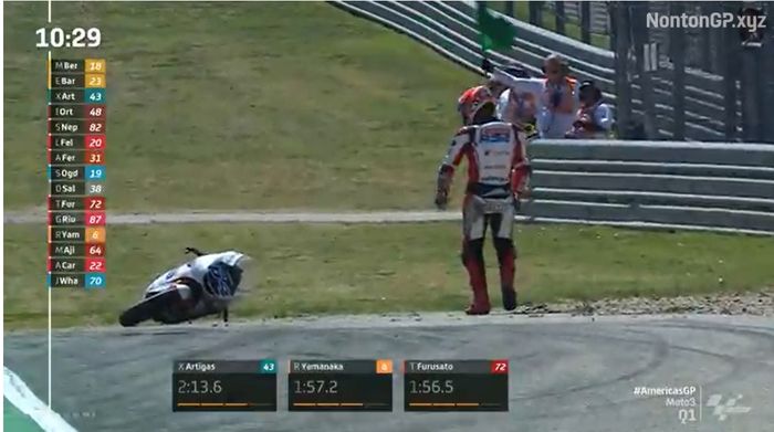 Mario Aji crash pada Q1 Moto3 Amerika 2022