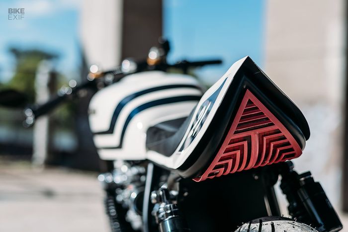 Subframe dirombak dan dipasangi buntut unik