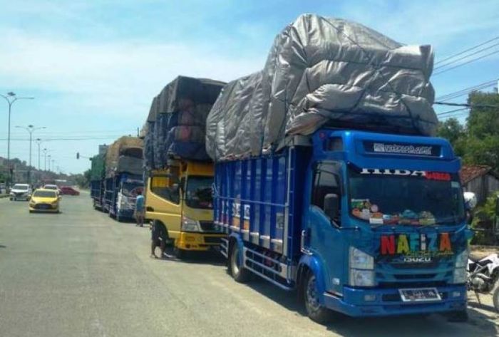 Ilustrasi pembatasan truk angkutan barang jelang Tahun Baru 2024