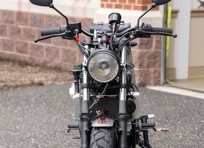 Area kokpit dibuat serba minimalis 