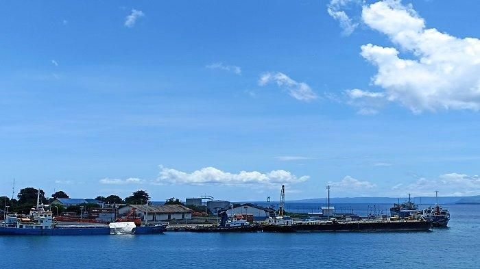 Pelabuhan Badas, Sumbawa, NTB yang jadi titik masuknya para tamu dan logistik pembalap MXGP Samota 2022.