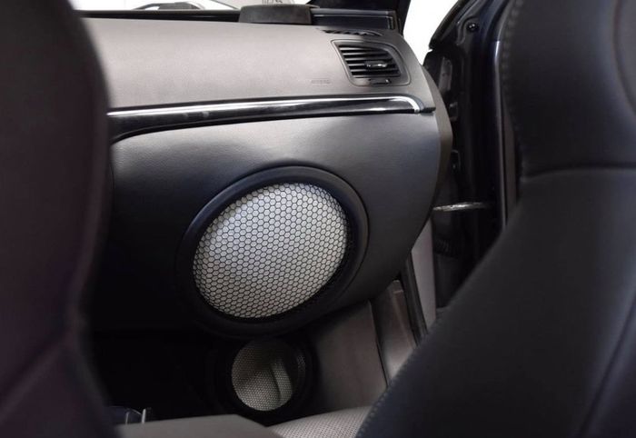 Bahan Keramik Speaker Accuton Aman Pasang di Mobil