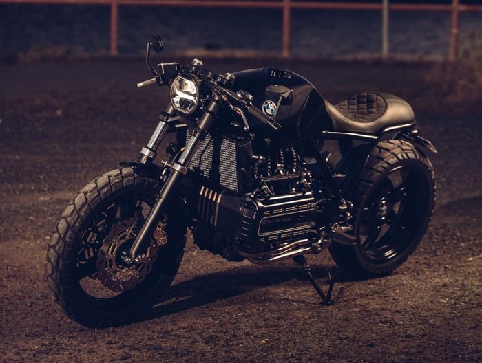 Garpu dan pelek depannya tampak masih standar