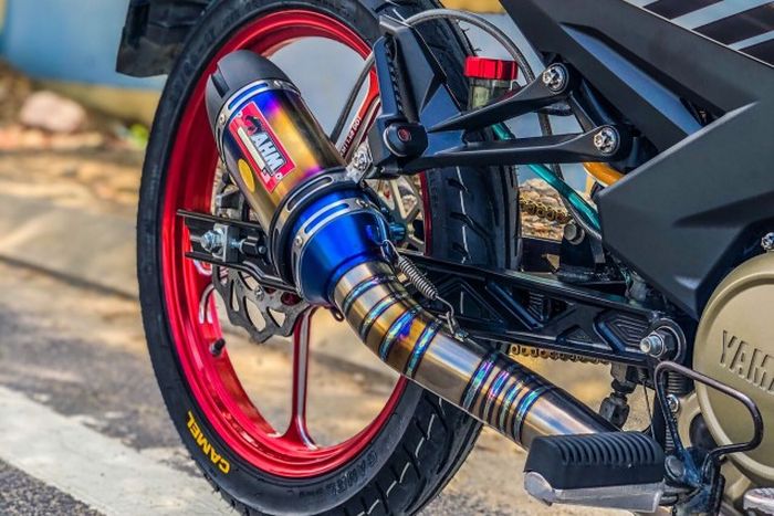 Sektor mesin dipasangi knanlpot AHM titanium