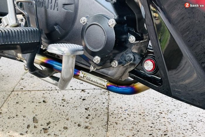 Sektor mesin diberi leher knalpot titanium