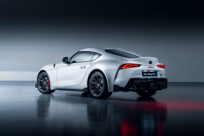 Selain transmisi manual, Toyota GR Supra juga dapat beberapa penyempurnaan tambahan.