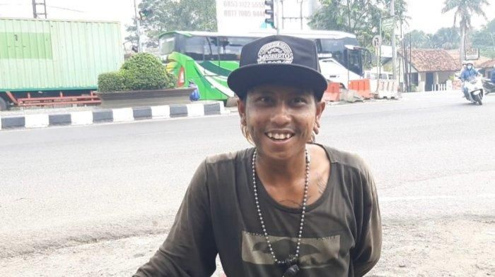 Yusuf, mudik dari Sabang, Aceh menuju Malang, Jawa Timur naik Vespa Ekstrim