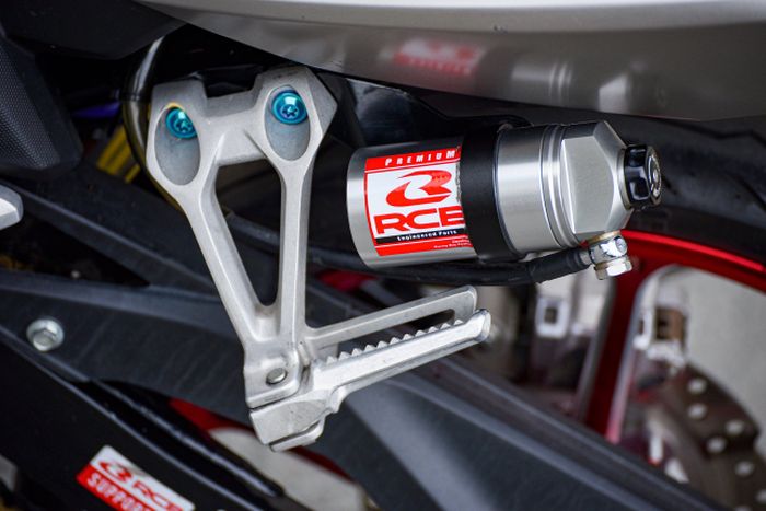 Suspensi belakang andalkan shock RCB