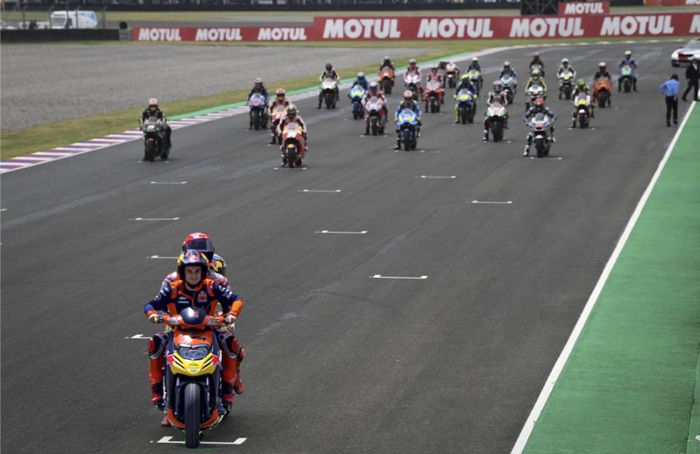 Meme Dani Pedrosa dan Marc Marquez 