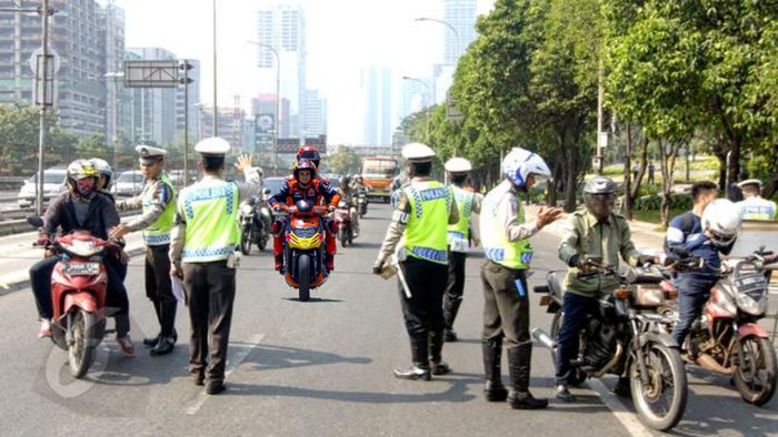 Meme Dani Pedrosa dan Marc Marquez