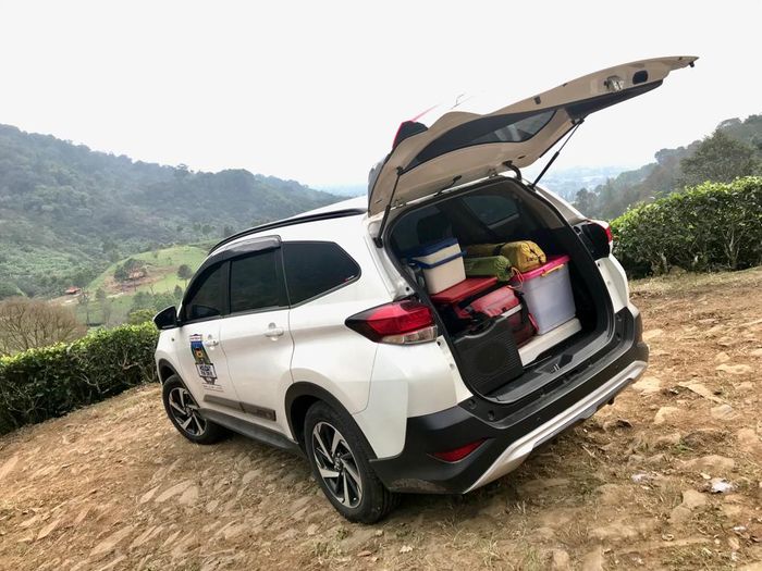 Ilustrasi. Dengan penempatan ban serep di kolong mobil, volume bagasi jadi lebih luas.