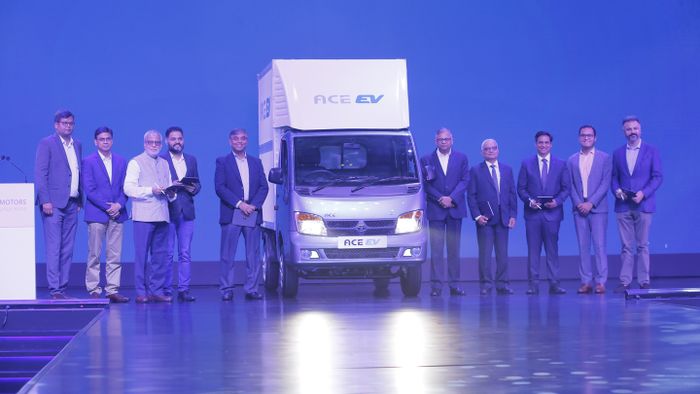 Tata Ace EV saat peluncuran.