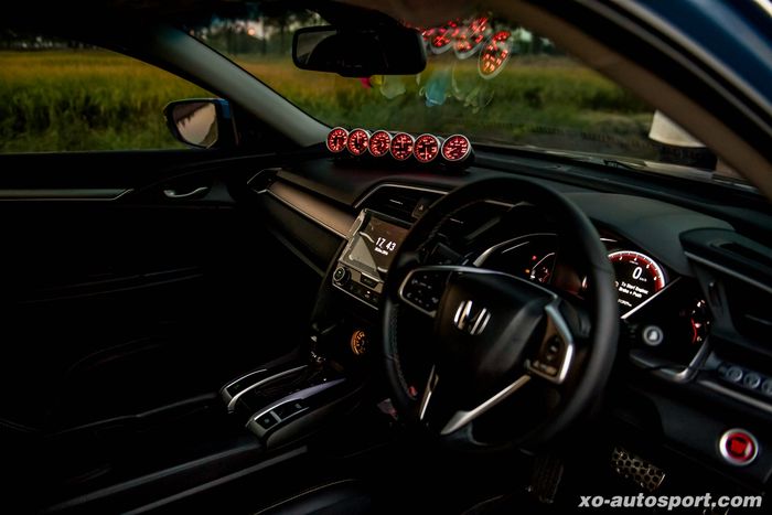 Tampilan kabin sporty modifikasi Honda Civic Tubro asal Thailand