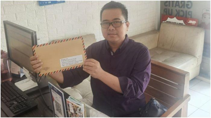 Pengacara Muhammad Sholeh mengirim surat somasi kepada Menteri Perhubungan (Menhub) Budi Karya Sumadi terkait janji biaya tol gratis jika ada antrean 1 KM di gerbang tol, Sabtu (7/5/2022).