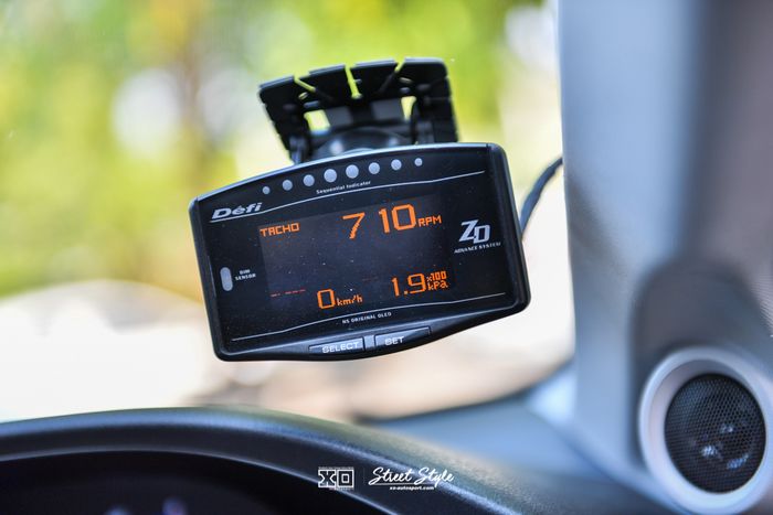Tachometer Defi ZD di kabin modifikasi Honda Civic FB street racing
