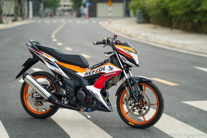 Modifikasi Honda Sonic 150R yang keren