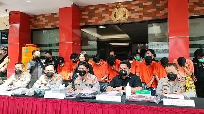 Konferensi Pers penangkapan sembilan pembegal dua anggota TNI di Kebayoran Baru, Jakarta Selatan, (10/5/22)