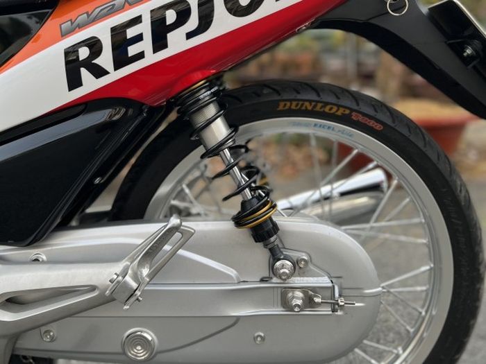 Suspensi belakang pakai shock Nitron