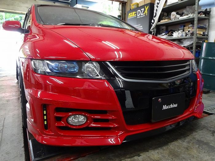 Modifikasi Honda Odyssey RB1 kena re-paint bodi warna merah yang mencolok