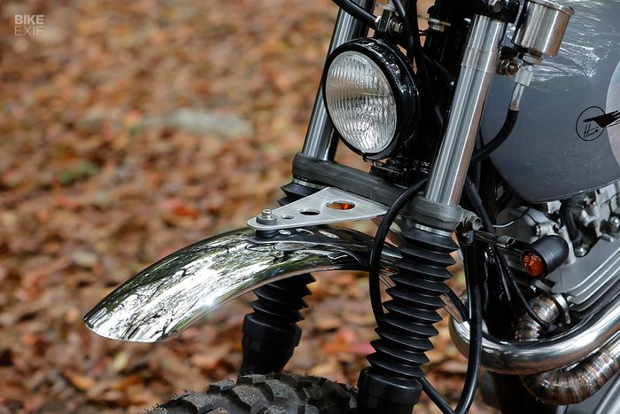 Tampilan depannya dibuat lebih minimalis tapi elegan