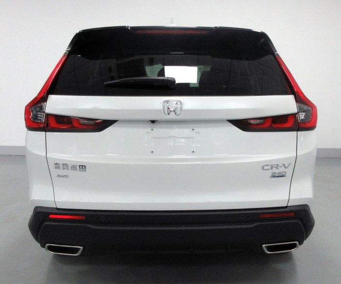 Tampilan buritan Honda CR-V generasi terbaru.