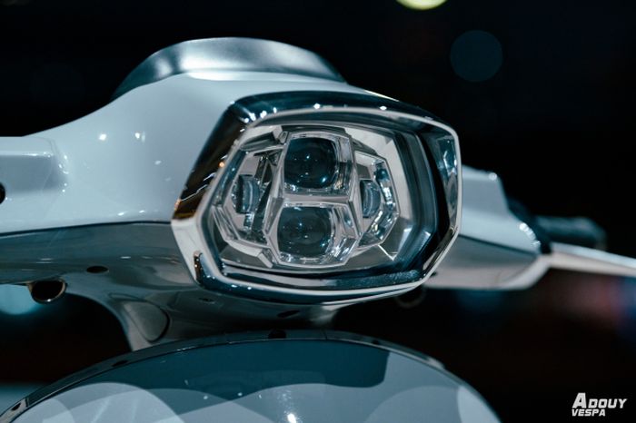 Headlamp diganti dengan model LED dari Zelioni