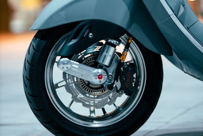 Suspensi dan pengereman depannya turut dimaksimalkan