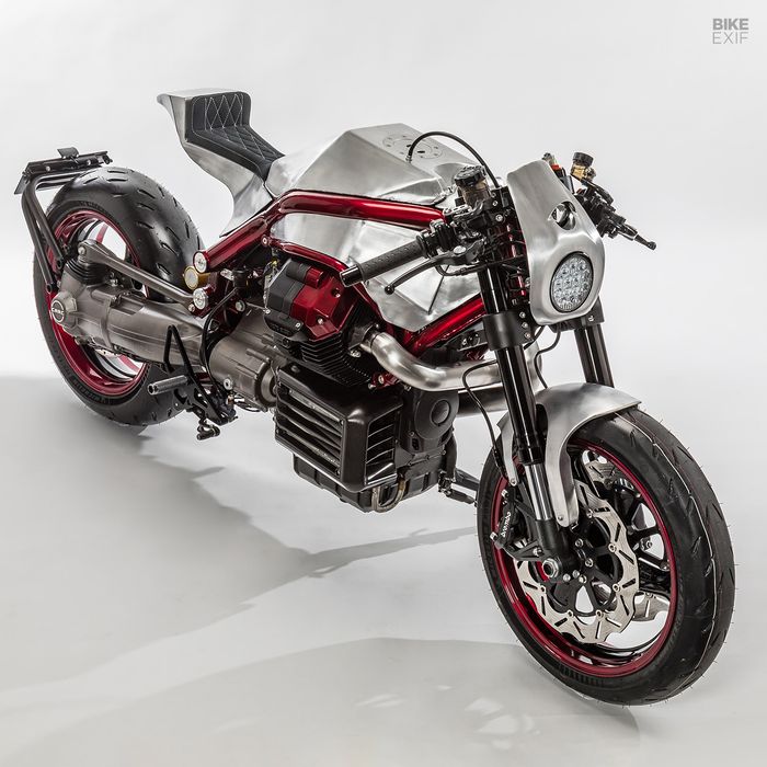 Kaki-kaki mendapatkan upgrade dari Moto Guzzi Griso 8V