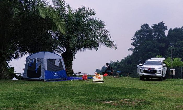 Suasana campervan ground di Highland Camp Curug Panjang