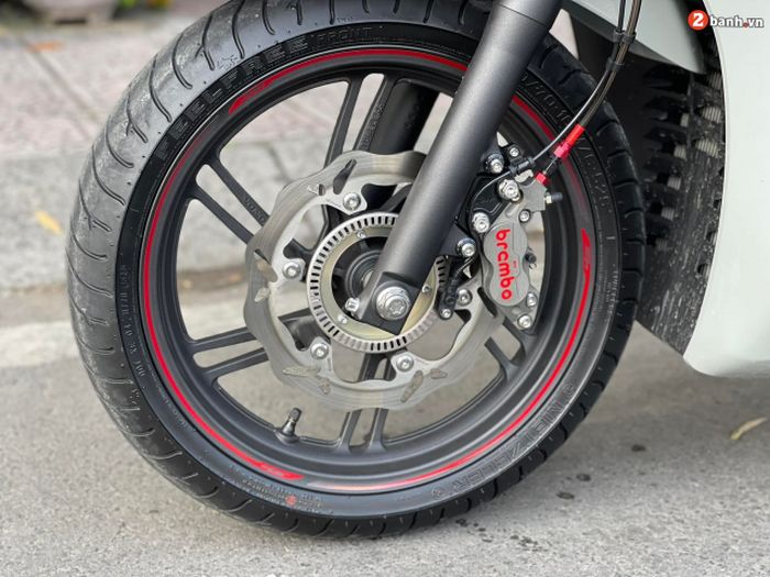 Kaki depan hanya diberi upgrade pengereman