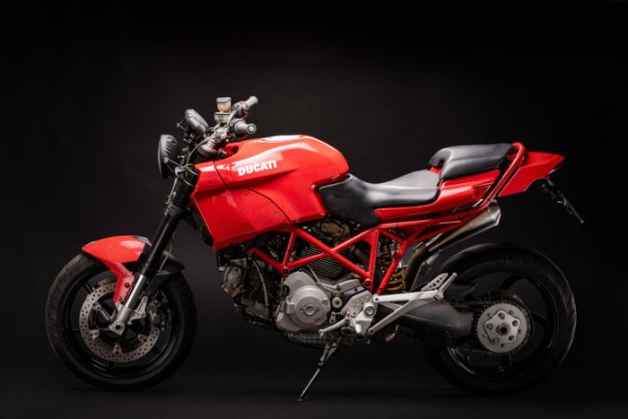 Ducati Multistrada 1000 DS bergaya naked bike yang keren