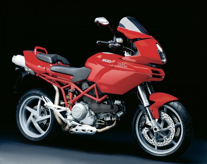 Tampang standar Ducati Multistrada 1000 DS